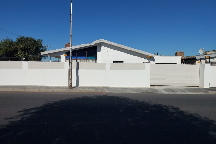 7 Bedroom Property for Sale in Parow Valley Western Cape